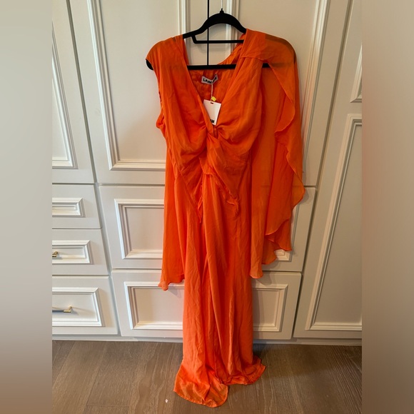 LAAGAM Medium Orange Cloak Dress. 🧡⚡️ - Picture 1 of 5